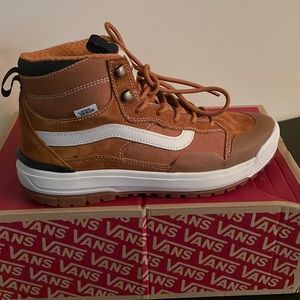 New in the box (no tags) mens/women’s Vans UltraRange EXO Hi
